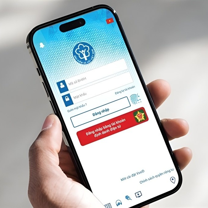 Dừng cấp thẻ bảo hiểm y tế giấy từ 1/6: làm gì để không gián đoạn khám chữa bệnh?