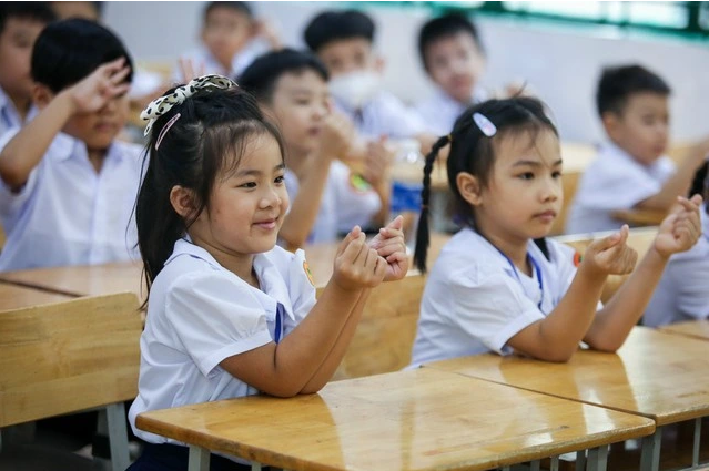 Đề xuất miễn học phí toàn bộ học sinh công lập, hỗ trợ học sinh tư thục