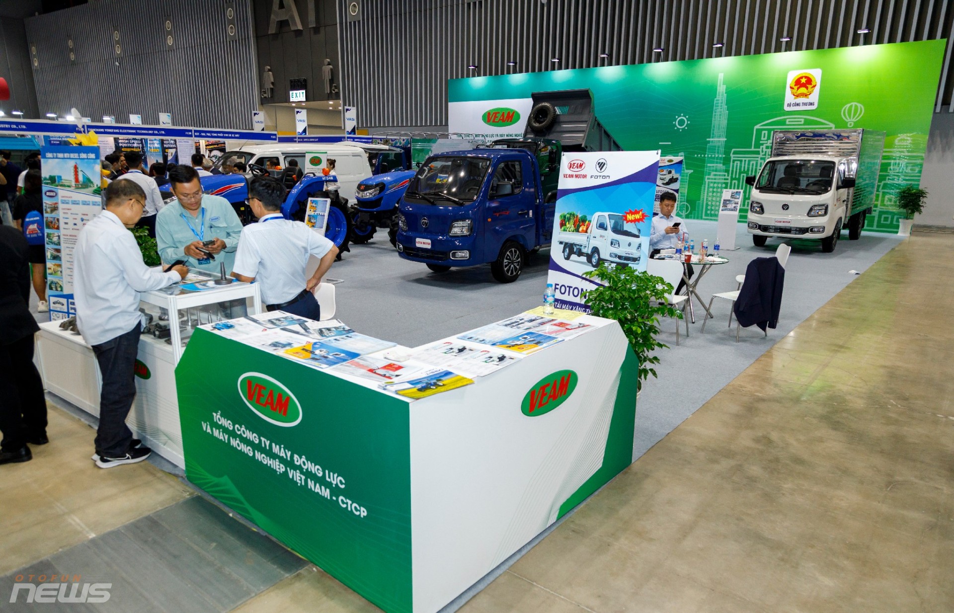 Gian hàng của VEAM – đơn vị chủ lực trong ngành cơ khí và nông nghiệp Việt Nam – mang đến các mẫu xe tải, động cơ, máy kéo thế hệ mới.