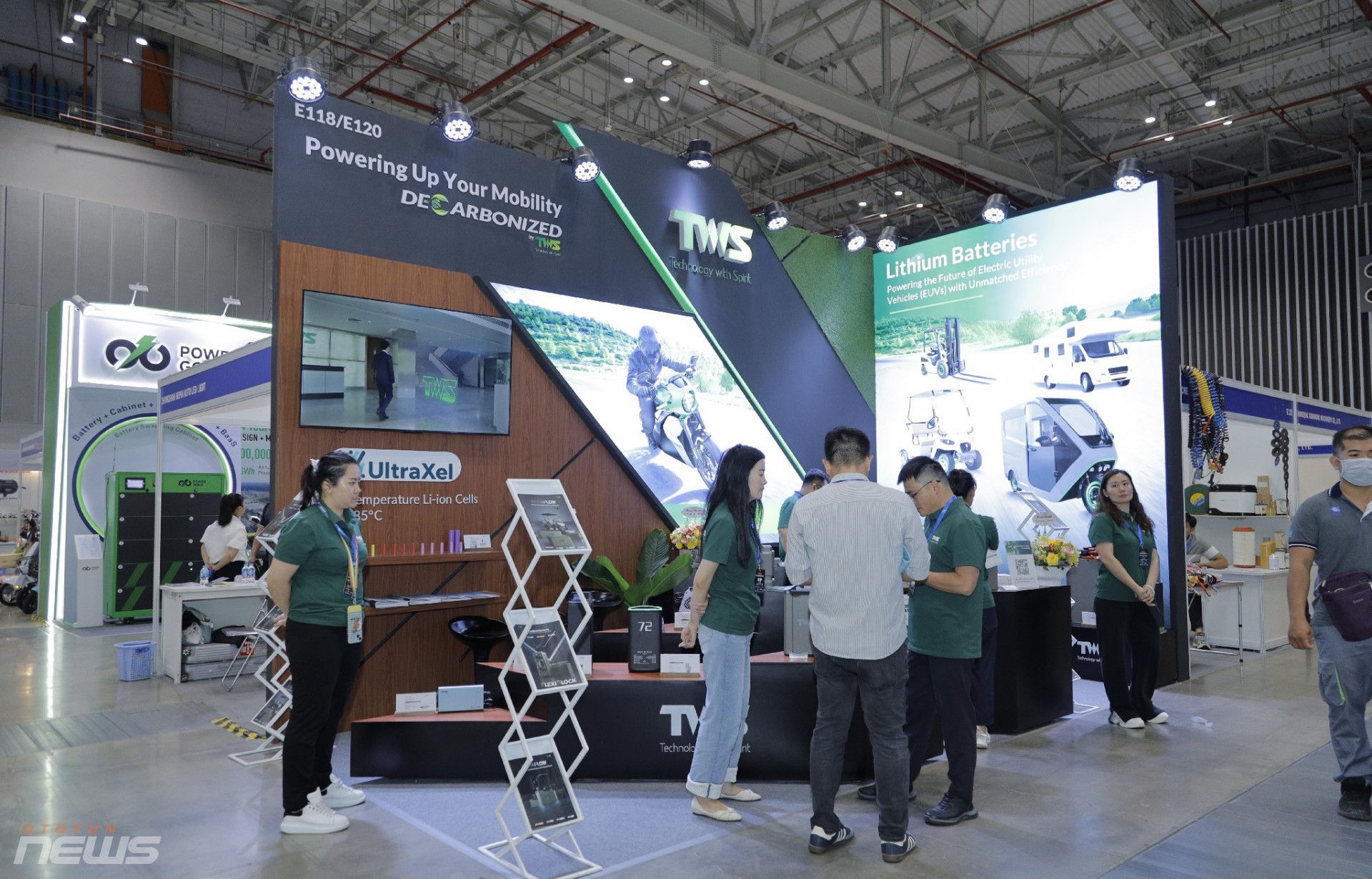 Các khu vực kết nối doanh nghiệp và gặp gỡ đối tác luôn sôi động, thể hiện nhu cầu hợp tác – chuyển giao công nghệ đang gia tăng mạnh mẽ trong ngành công nghiệp hỗ trợ và xây dựng.