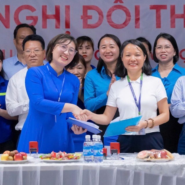 Đối thoại điểm - mô hình mang lại quyền lợi thiết thực cho lao động nữ