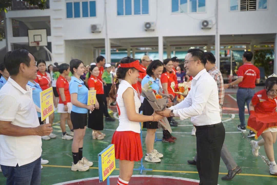 Liên đoàn Lao động quận Hải Châu: Đồng hành cùng giáo viên, vun bồi những điển hình Liên đoàn Lao động quận Hải Châu: Đồng hành cùng giáo viên, vun bồi những điển hình