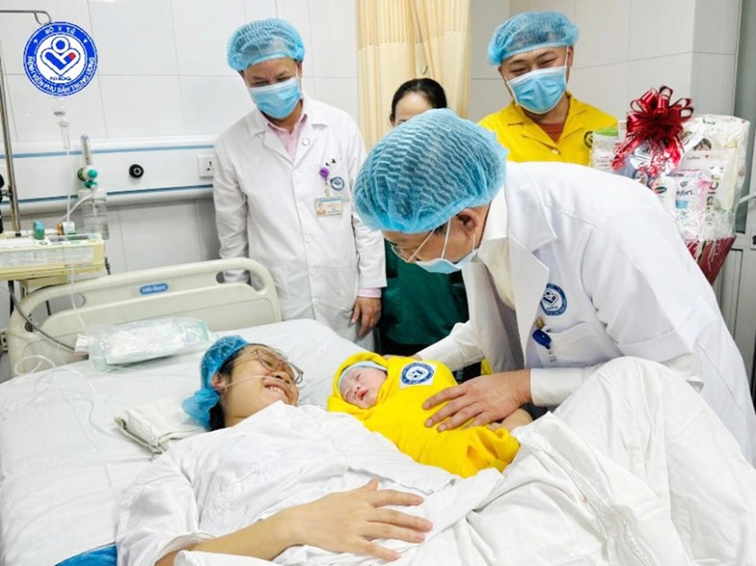 Phụ nữ sinh đủ 2 con có thể được ưu tiên mua nhà ở xã hội Phụ nữ sinh đủ 2 con có thể được ưu tiên mua nhà ở xã hội