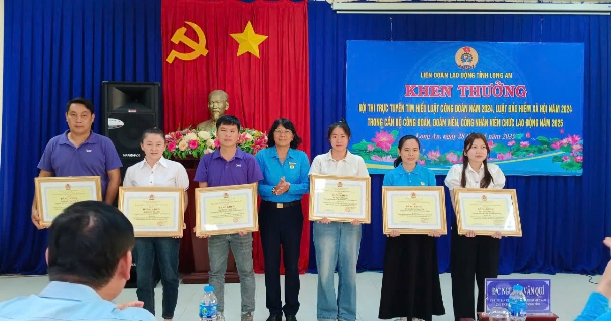 Đưa pháp luật đến gần người lao động: Hiệu quả từ hội thi trực tuyến tại Long An Đưa pháp luật đến gần người lao động: Hiệu quả từ hội thi trực tuyến tại Long An
