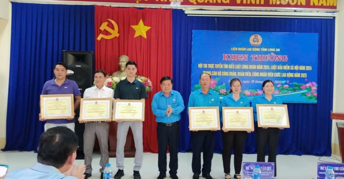 Đưa pháp luật đến gần người lao động: Hiệu quả từ hội thi trực tuyến tại Long An Đưa pháp luật đến gần người lao động: Hiệu quả từ hội thi trực tuyến tại Long An