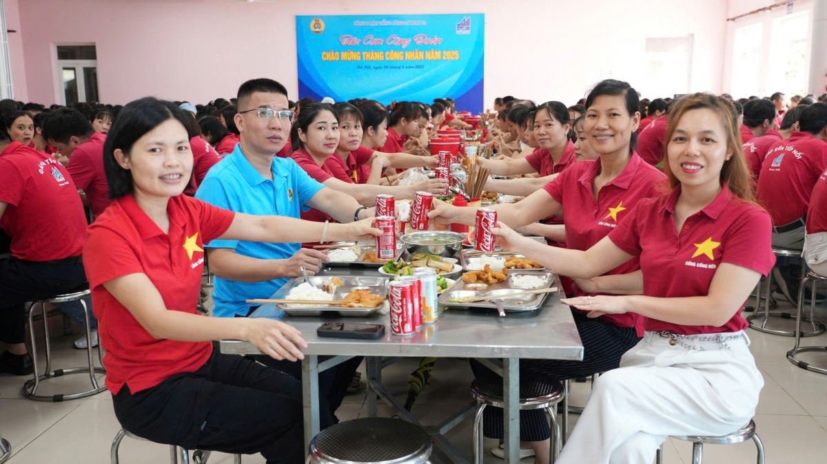 Chuyển đổi công bằng trong ngành Dệt May Việt Nam: thực trạng và giải pháp Chuyển đổi công bằng trong ngành Dệt May Việt Nam: thực trạng và giải pháp