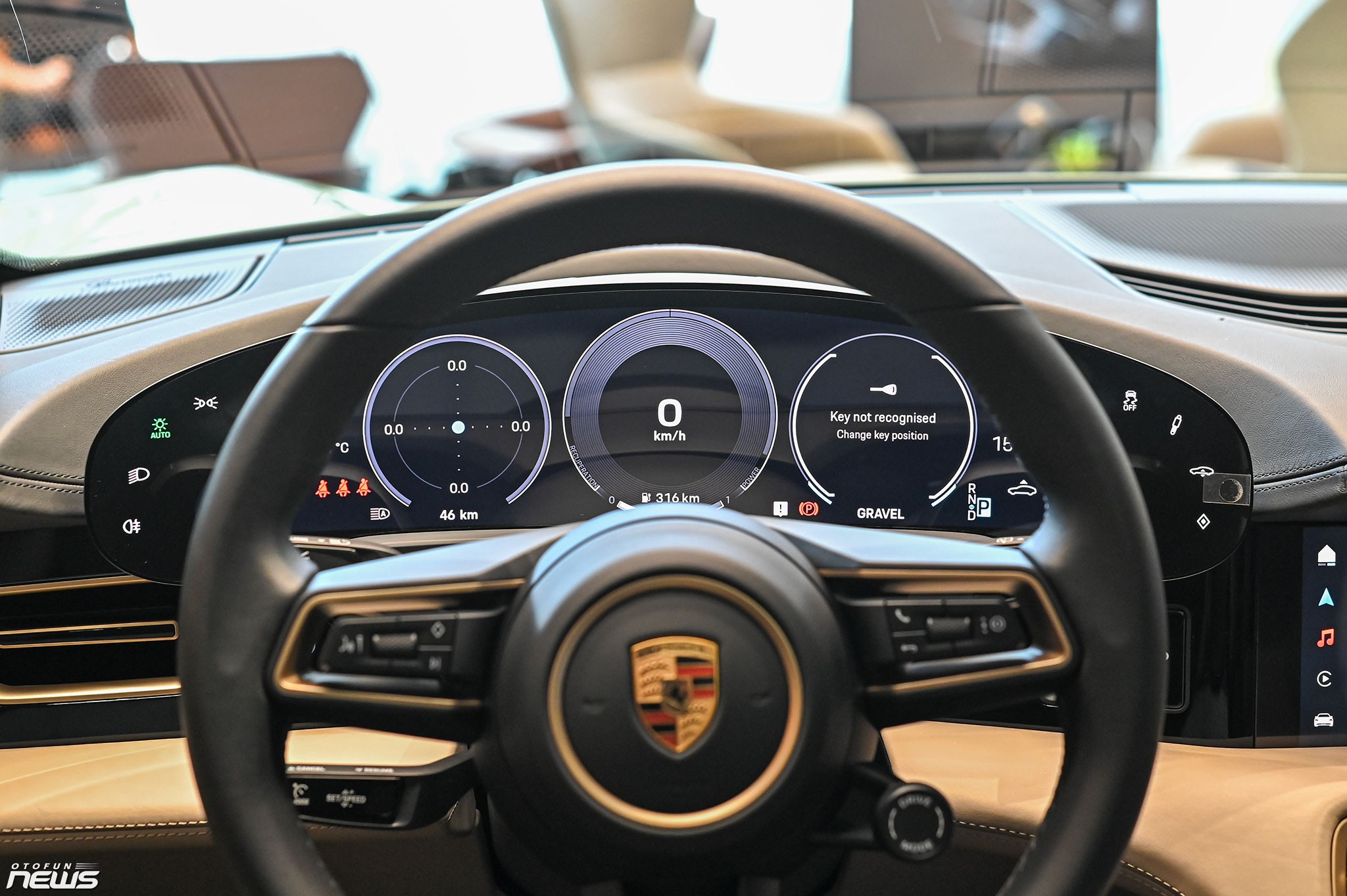 Chi tiết Porsche Taycan 4S Cross Turismo 2025 giá hơn 7 tỷ đồng