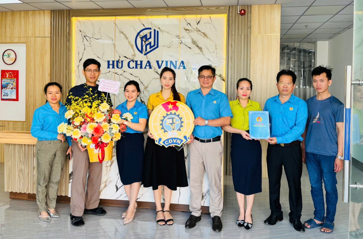 “Phủ xanh công đoàn” ở ngoài khu vực Nhà nước “Phủ xanh công đoàn” ở ngoài khu vực Nhà nước