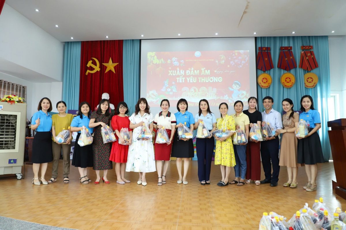 Dấu ấn 30 năm của Công đoàn Trường THCS Nguyễn An Ninh Dấu ấn 30 năm của Công đoàn Trường THCS Nguyễn An Ninh