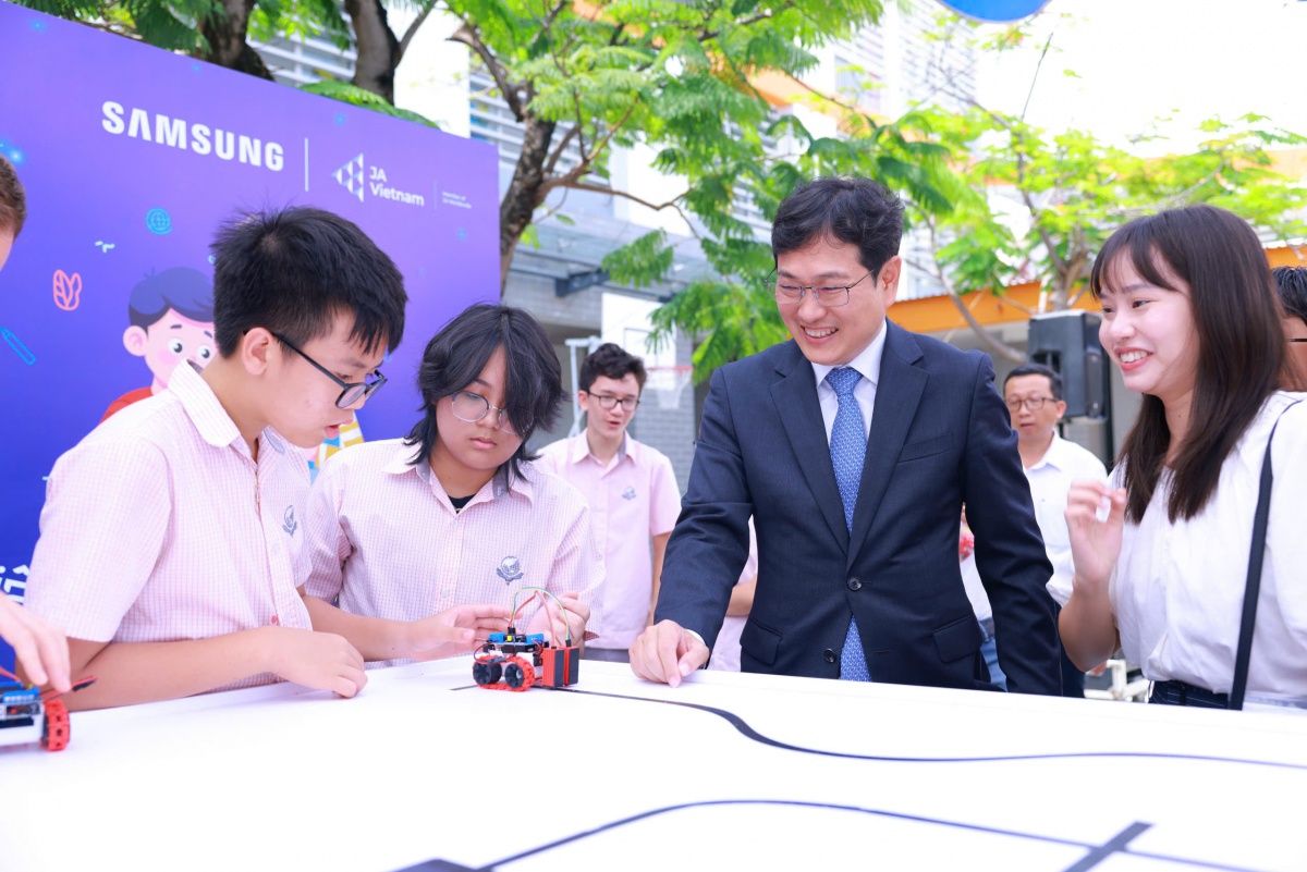 Khởi động cuộc thi Samsung Solve for tomorrow tại khu vực phía Nam