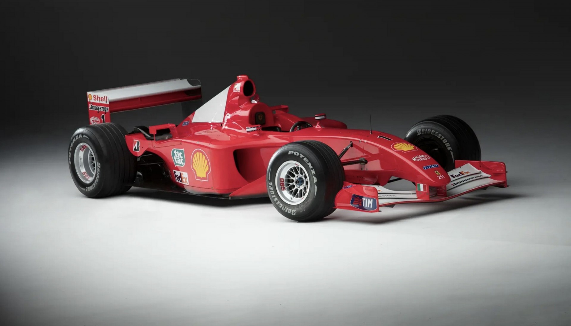 Xe đua Ferrari F2001 của huyền thoại Michael Schumacher được bán đấu giá 470 tỷ đồng