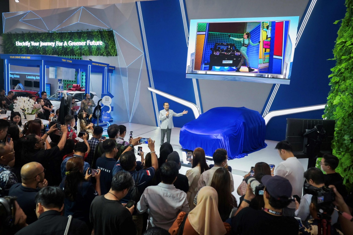 VINFAST lập kỷ lục tại IIMS SURABAYA 2025 với 4 giải thưởng, VF3 được xướng tên “xe điện đô thị tốt nhất