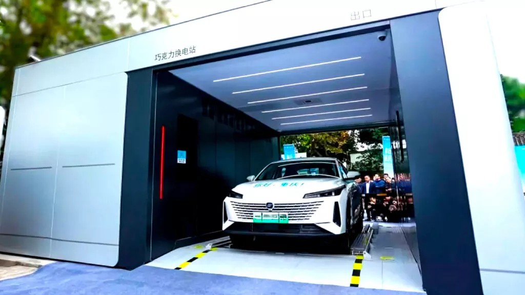 Changan Oshan 520 - Mẫu sedan điện trang bị công nghệ pin thay nhanh chỉ trong 100 giây