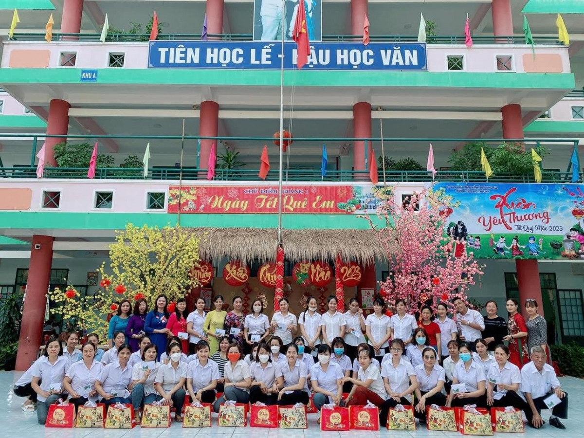 Người hiệu trưởng truyền cảm hứng từ những điều giản dị