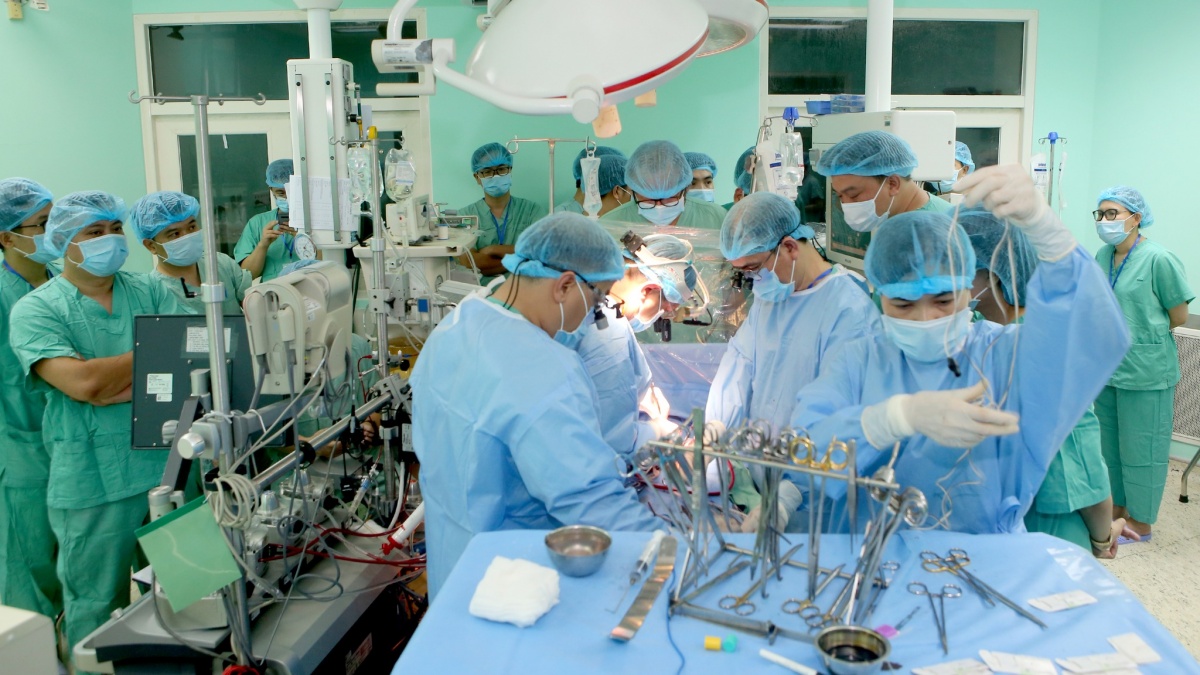 Bệnh viện Trung ương Huế tuyển 1.000 bác sĩ, nhân viên Bệnh viện Trung ương Huế tuyển 1.000 bác sĩ, nhân viên