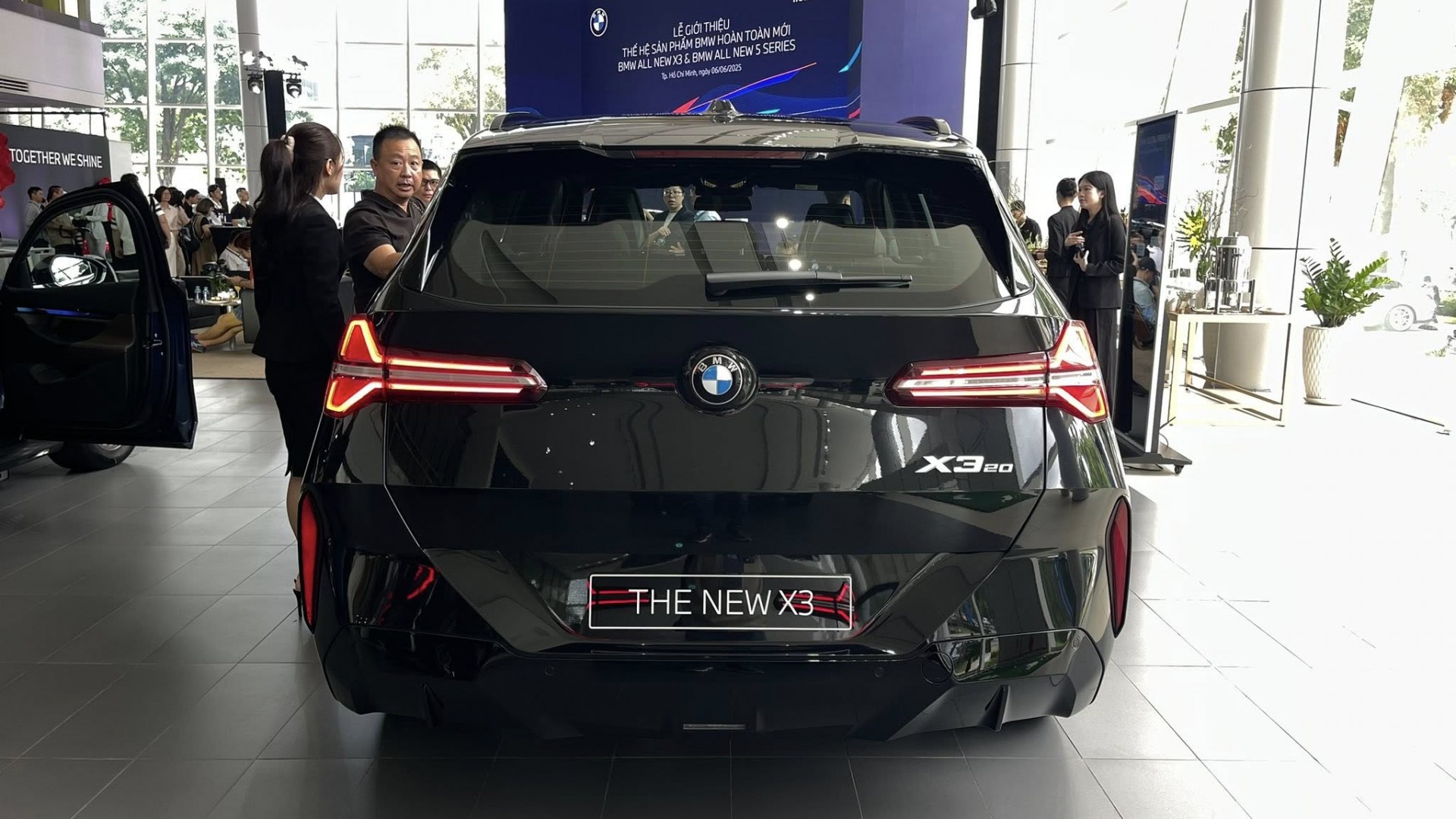 BMW X3 và 5 Series 2025 cập bến Việt Nam, nhiều công nghệ chưa từng có BMW X3 và 5 Series 2025 cập bến Việt Nam, nhiều công nghệ chưa từng có