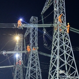 Vòng tay Công đoàn: Chắp cánh khát vọng đường dây 500kV mạch 3