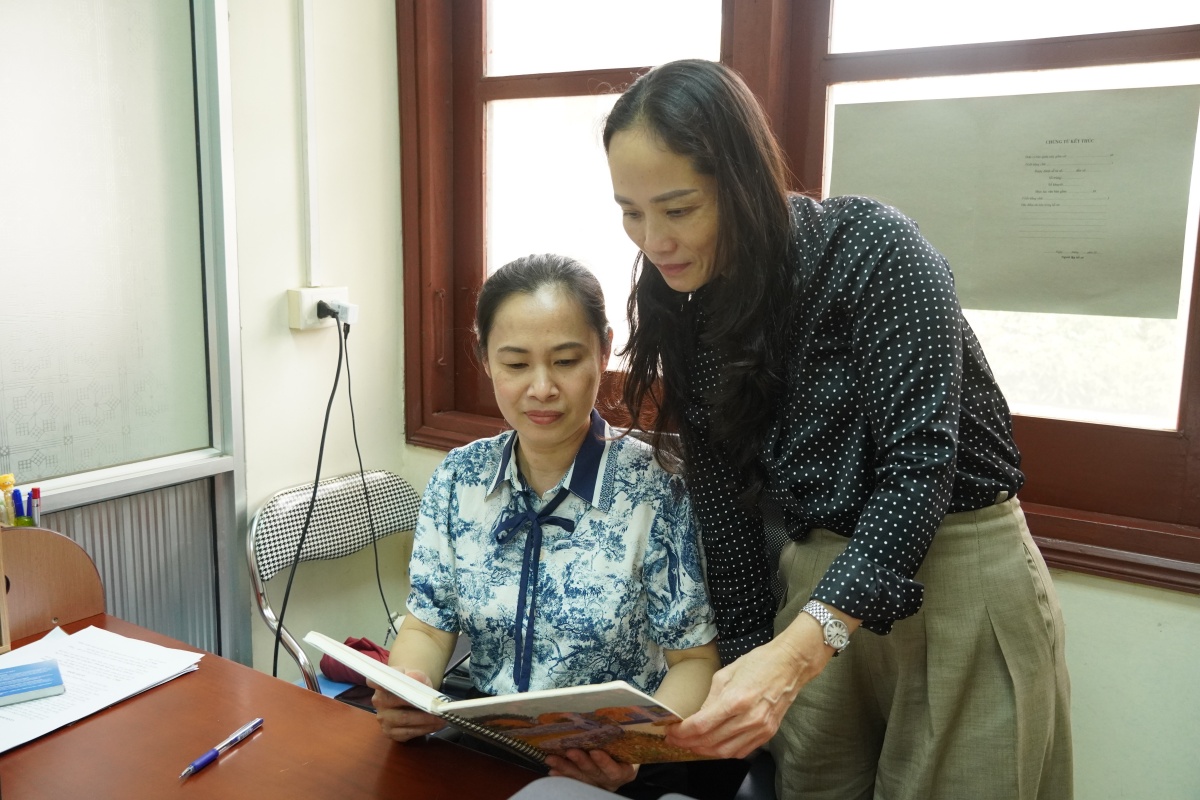 Người phụ nữ “cõng cả bầu trời”