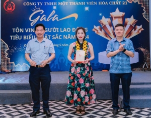 Có một mái ấm giữa những ngày nghịch cảnh