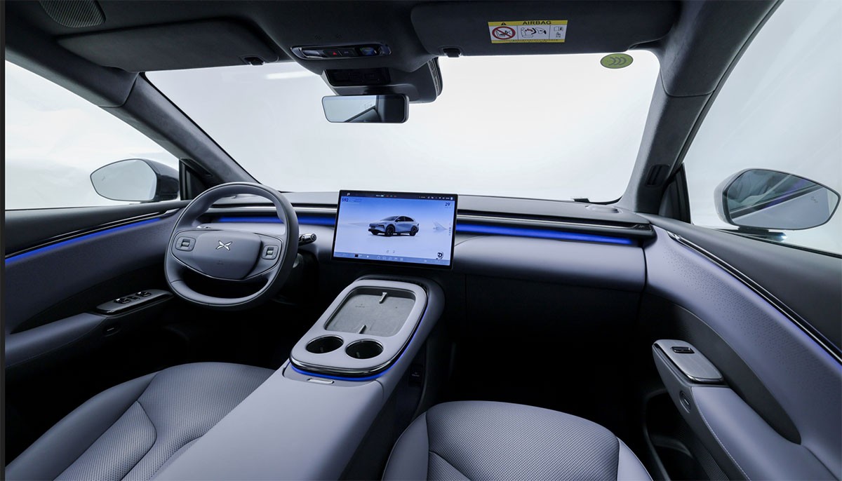 SUV điện Xpeng G7 trình làng với HUD công nghệ AR và chip AI hỗ trợ tự lái