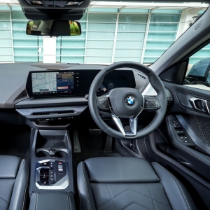 BMW 2 Series Gran Coupe thế hệ mới ra mắt, gây tranh cãi vì 'hao hao xe Trung Quốc'