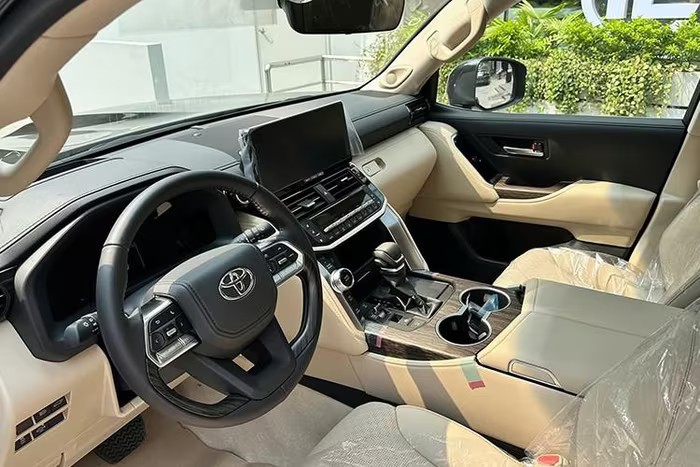 Toyota Land Cruiser LC300 2025, chiếc SUV gần 4,6 tỷ đồng có gì mới? Toyota Land Cruiser LC300 2025, chiếc SUV gần 4,6 tỷ đồng có gì mới?