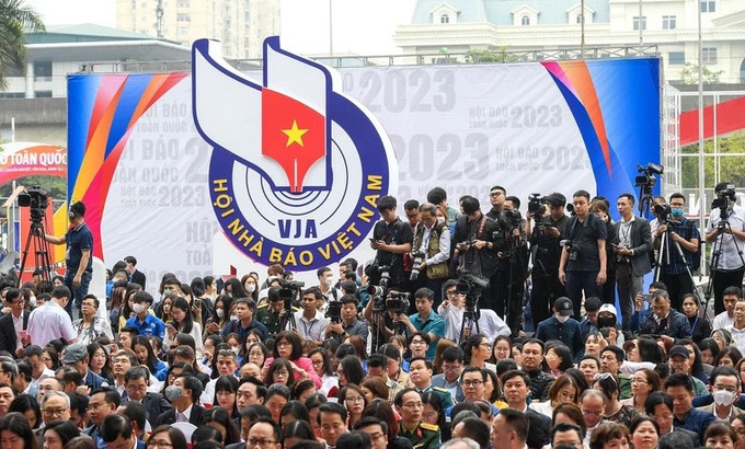 Báo chí trong kỷ nguyên AI: Cơ hội, thách thức và sứ mệnh khai sáng