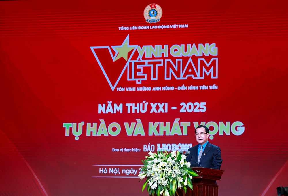 Vinh quang Việt Nam 2025: Thắp lửa tinh thần vươn mình trong kỷ nguyên mới của dân tộc Vinh quang Việt Nam 2025: Thắp lửa tinh thần vươn mình trong kỷ nguyên mới của dân tộc