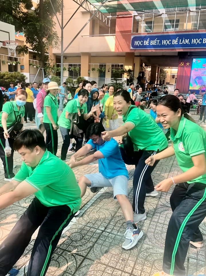 “Hơi ấm” đến từ trái tim người thủ lĩnh “Hơi ấm” đến từ trái tim người thủ lĩnh