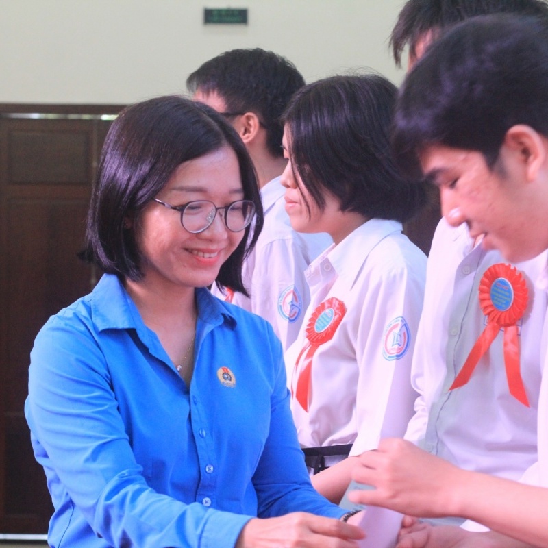 Long An: 335 triệu đồng học bổng tiếp sức con công nhân vượt khó, học giỏi