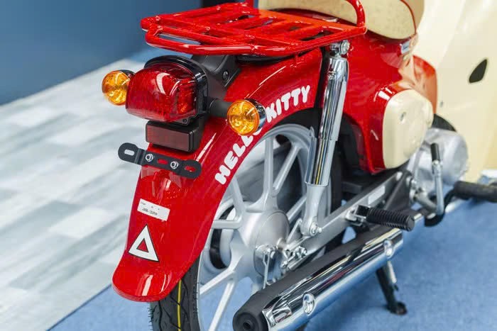 Honda Super Cub bản giới hạn được đưa về Việt Nam