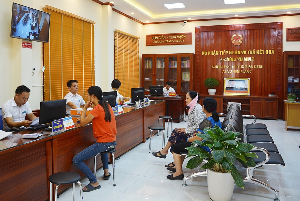 Luật Cán bộ, công chức (sửa đổi) – Động lực đổi mới thể chế, kiến tạo nền công vụ chuyên nghiệp Luật Cán bộ, công chức (sửa đổi) – Động lực đổi mới thể chế, kiến tạo nền công vụ chuyên nghiệp