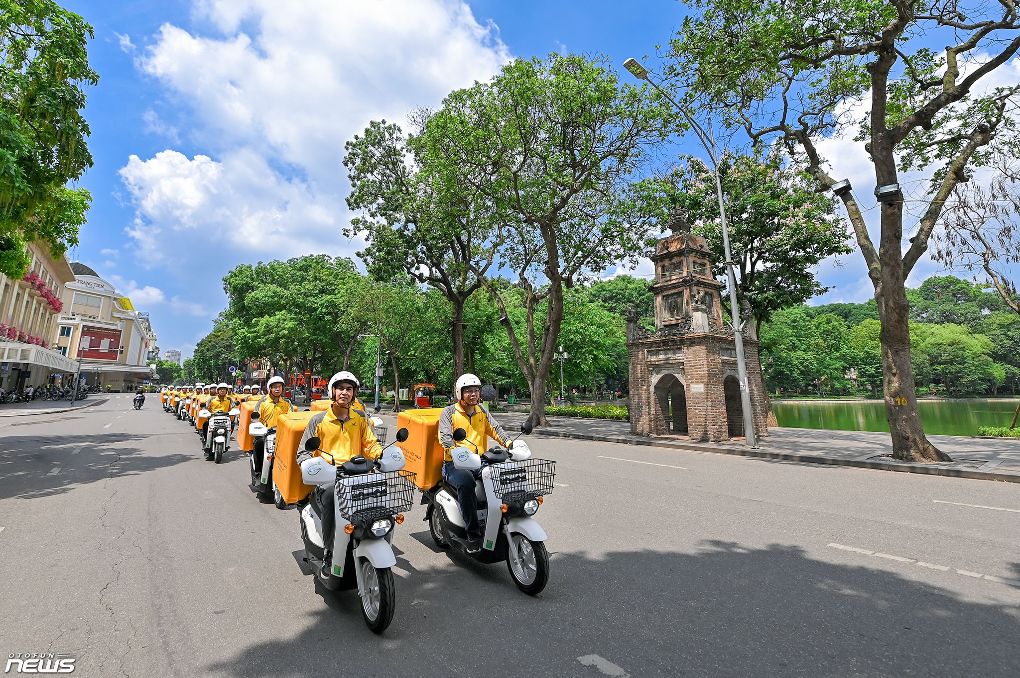 205 xe máy điện Honda gia nhập đội ngũ chuyển phát của Bưu điện Việt Nam tại Hà Nội