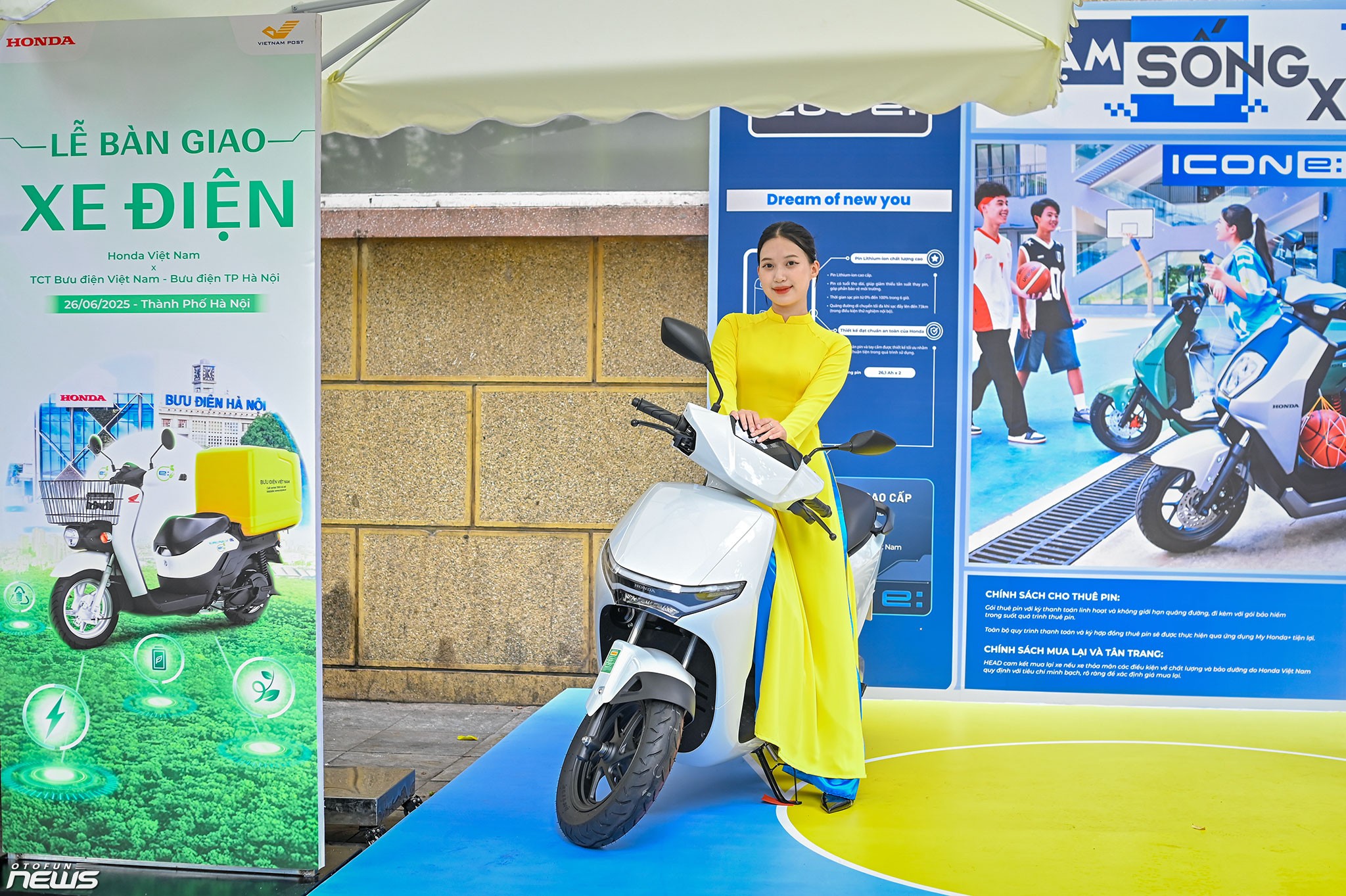 205 xe máy điện Honda gia nhập đội ngũ chuyển phát của Bưu điện Việt Nam tại Hà Nội