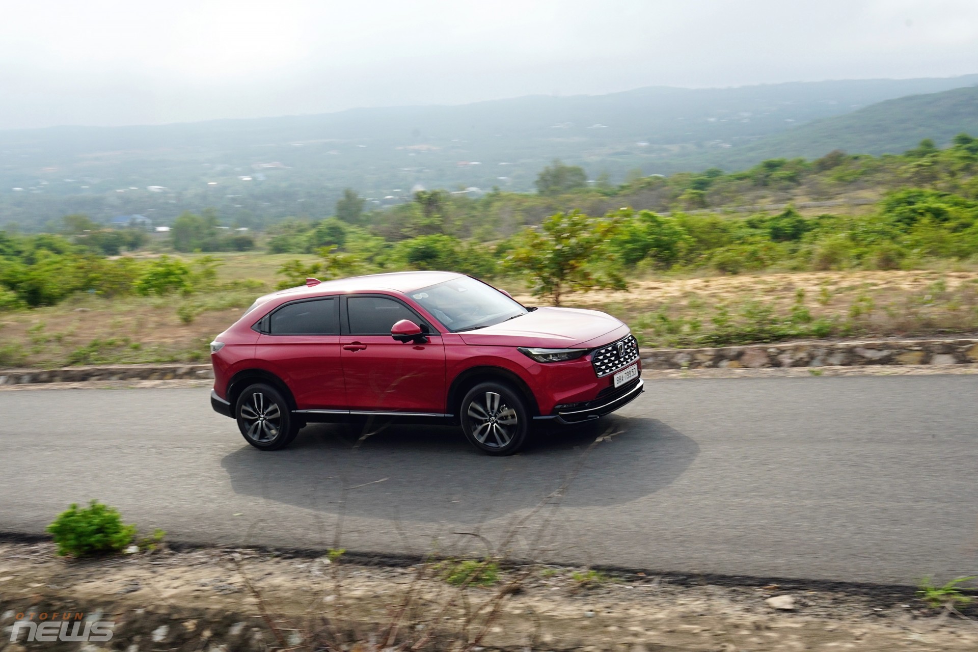 Đánh giá Honda HR-V e:HEV: Xe hybrid đô thị dành cho người thực dụng Đánh giá Honda HR-V e:HEV: Xe hybrid đô thị dành cho người thực dụng