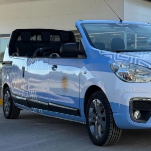 Đây là chiếc limousine mui trần kỳ lạ nhất được sản xuất chính hãng thay vì độ ngoài