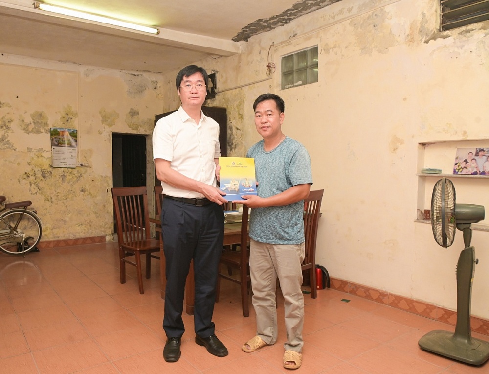 Hơn 2.600 người lao động ngành Dầu khí được chăm lo dịp Tháng Công nhân Hơn 2.600 người lao động ngành Dầu khí được chăm lo dịp Tháng Công nhân