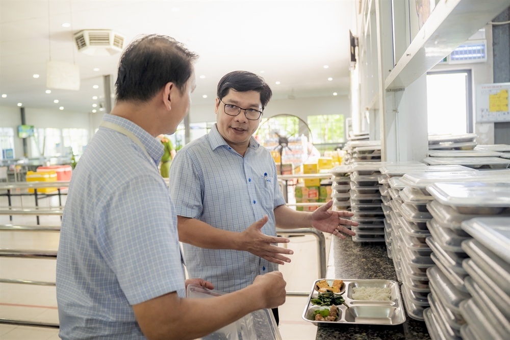 Đảm bảo bữa ăn ca an toàn, vì sức khỏe người lao động Đảm bảo bữa ăn ca an toàn, vì sức khỏe người lao động