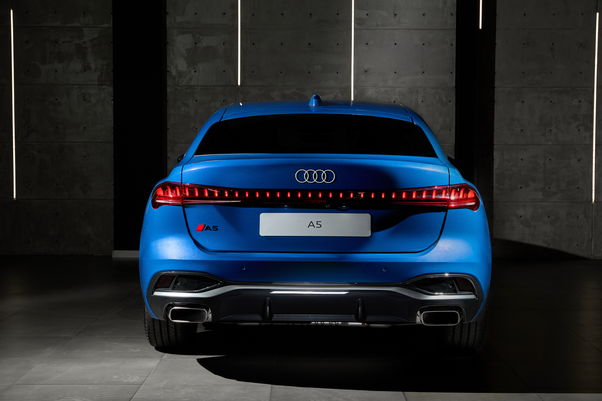 Audi A5 thế hệ mới và SUV điện Audi Q6 e-tron ra mắt thị trường Việt Nam