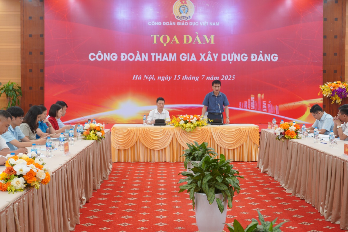 Thấy gì qua một cuộc tọa đàm về xây dựng Đảng?