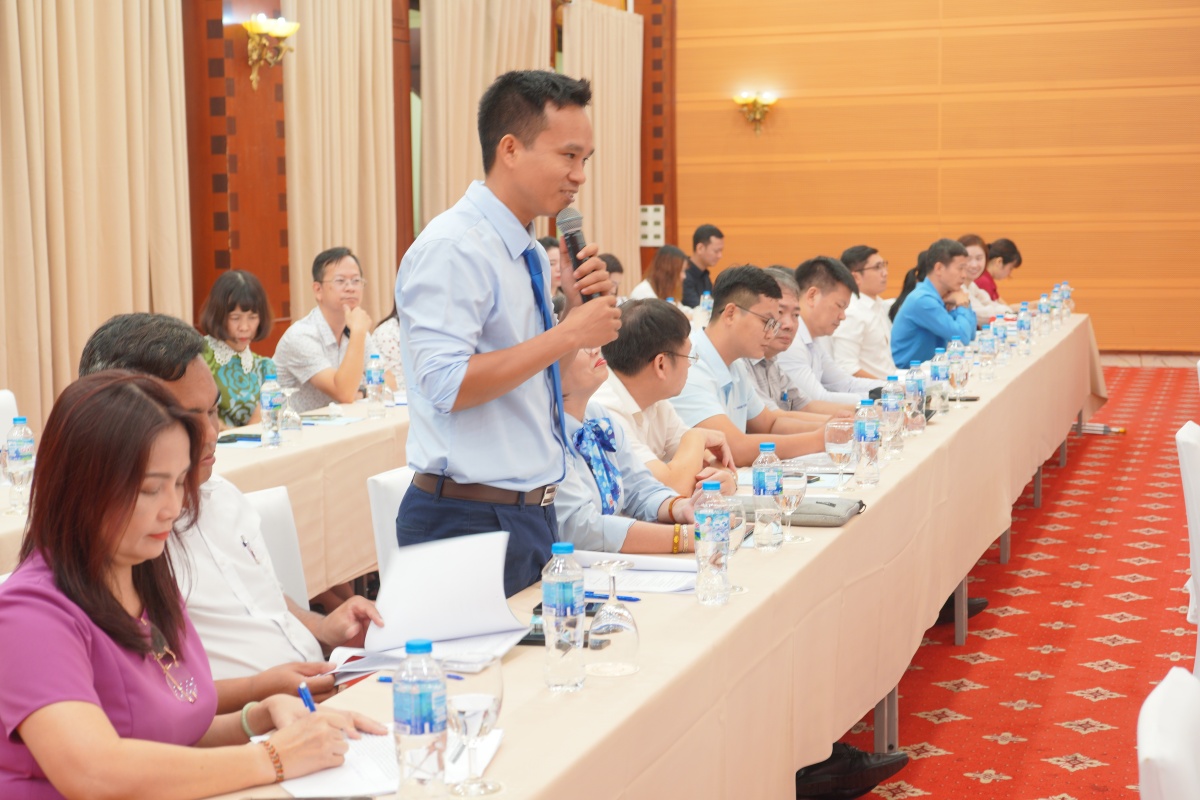 Thấy gì qua một cuộc tọa đàm về xây dựng Đảng?