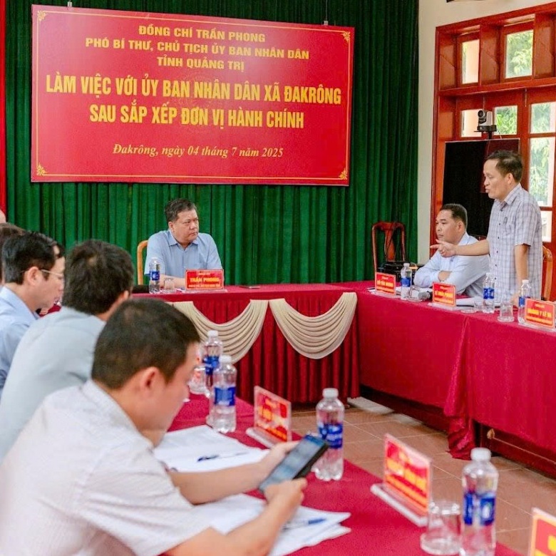 Cán bộ nhiều, nhưng thiếu người làm việc