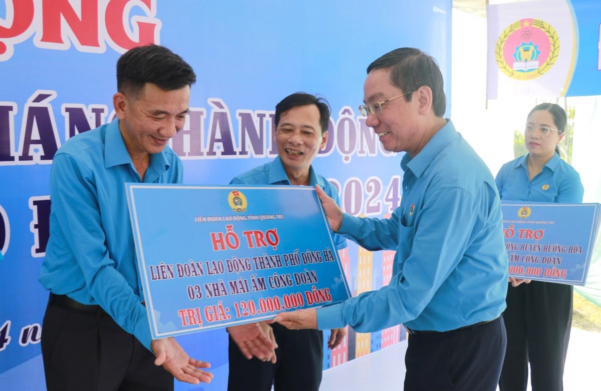 Lấy cơ sở làm trung tâm, đoàn viên và người lao động làm chủ thể