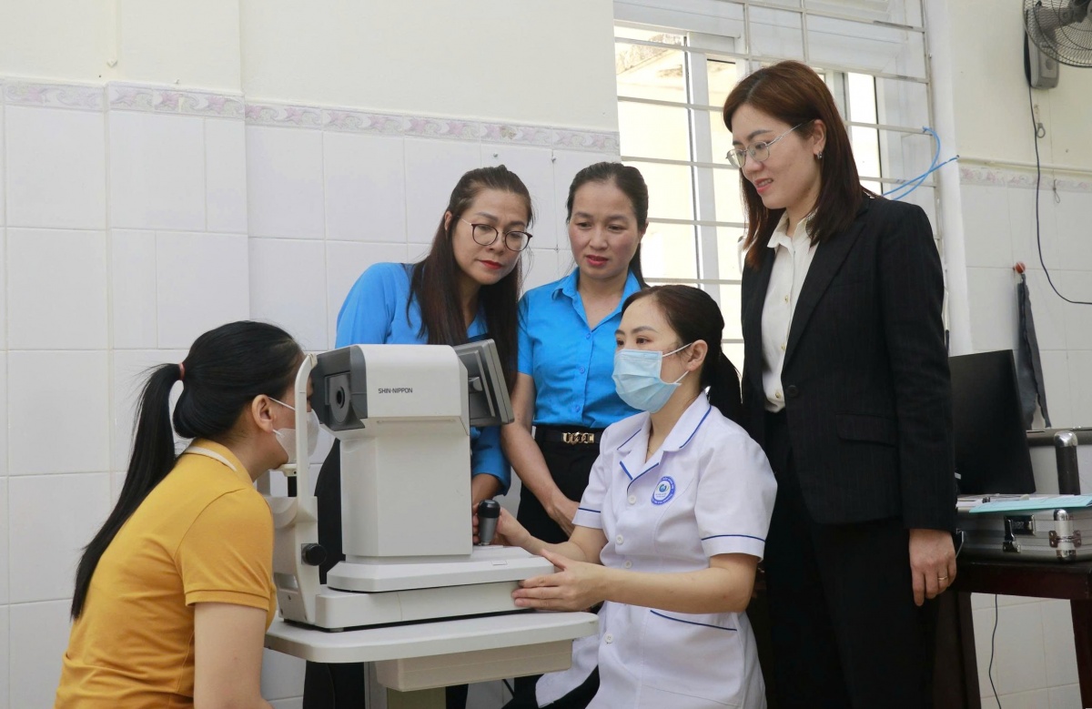 Lấy cơ sở làm trung tâm, đoàn viên và người lao động làm chủ thể