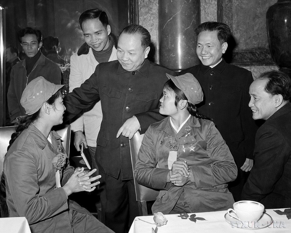 Trách nhiệm của Công đoàn với quyền làm chủ và đời sống công nhân Trách nhiệm của Công đoàn với quyền làm chủ và đời sống công nhân