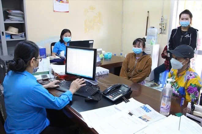 Công đoàn - bệ đỡ cho người lao động trên hành trình tìm công lý