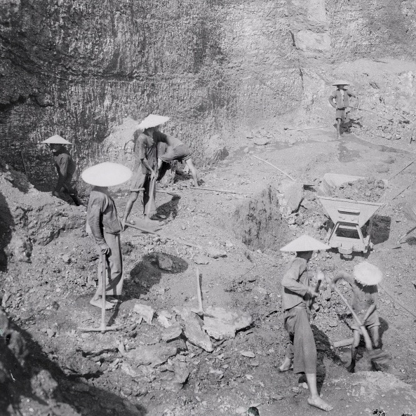 Dưới sự lãnh đạo của Đảng, Công hội Đỏ là lực lượng chủ lực trong phong trào đấu tranh cách mạng đầu tiên