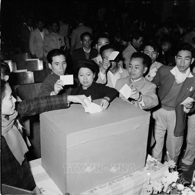 Đại hội II đổi tên thành Tổng Công đoàn Việt Nam