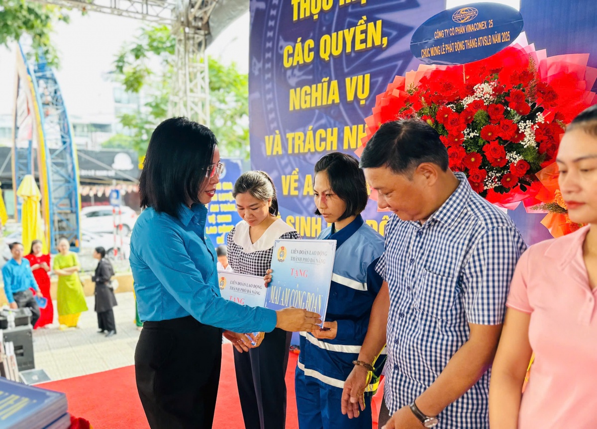 Công đoàn TP. Đà Nẵng: Đổi mới để giữ vững vai trò chỗ dựa cho người lao động Công đoàn TP. Đà Nẵng: Đổi mới để giữ vững vai trò chỗ dựa cho người lao động