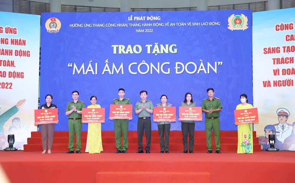 Xanh mãi những vòng tay yêu thương Xanh mãi những vòng tay yêu thương